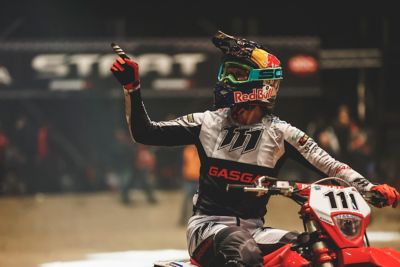 Baixe Papéis de Parede do Motocross Pirelli Ktm Red Bull | Wallpapers.com, image size:1800x1200