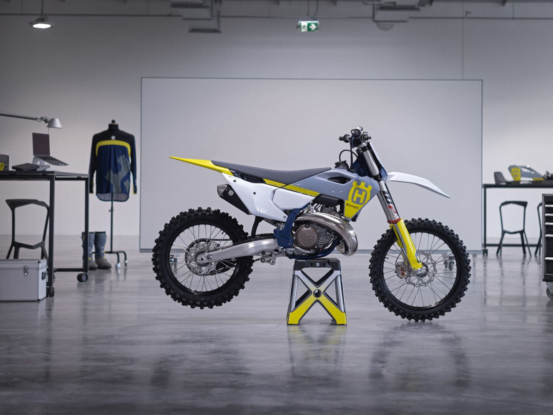 Husky 125 deals dirt bike