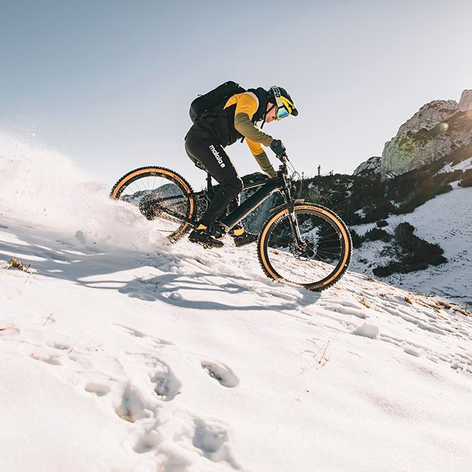 Winter downhill best sale mountain biking