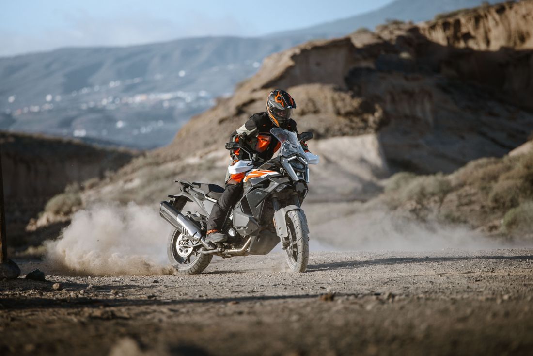 Photo Shoot Of Red Bull KTM's 2021 US Race Bikes | Swapmoto Live, image size:1100x734