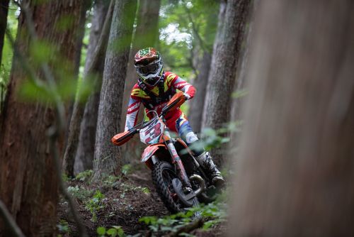 KTM トラベル バイク - 無限の冒険 | KTM 日本