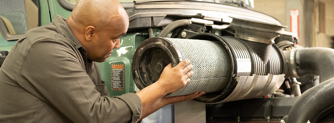 Heavy-duty customer installing a WIX air filter