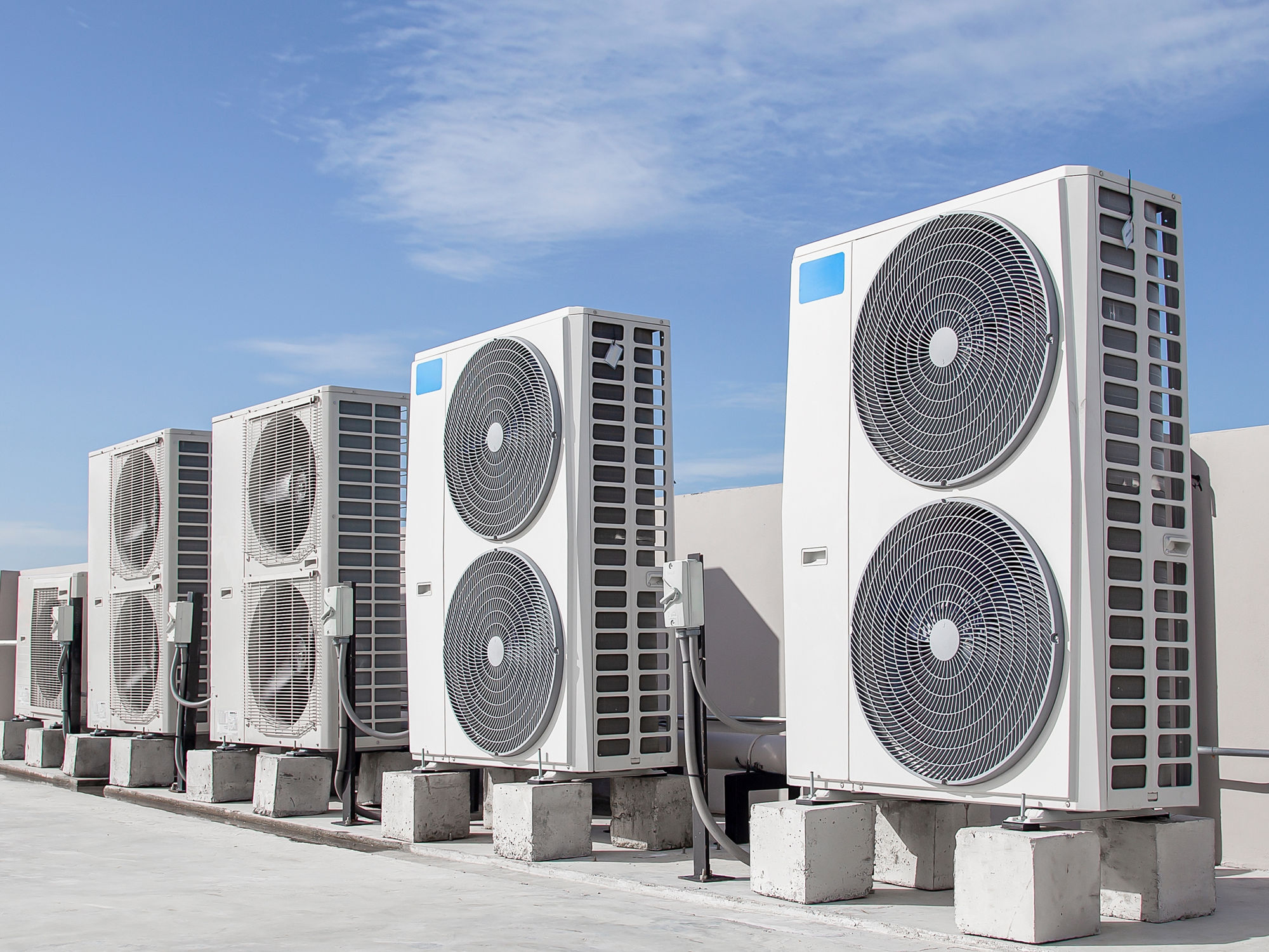rooftop-hvac-units-installed-on-commercial-building-for-heating-ventilation-and-air-conditioning