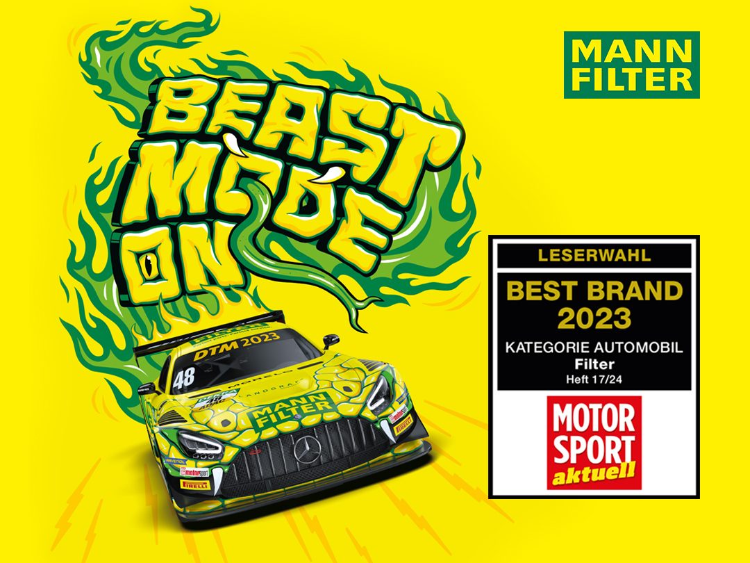 MANN-FILTER Rennwagen und „Best Brand 2023“-Auszeichnung vor gelbem Hintergrund