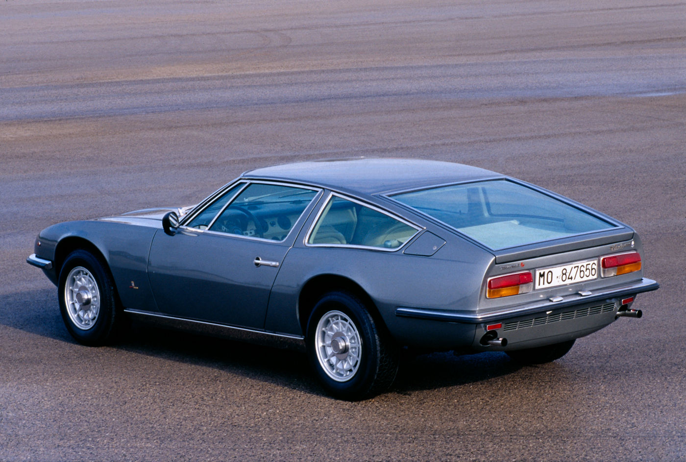 Maserati Classic - GranTurismo Indy - carrosserie grise - vue latérale postérieure