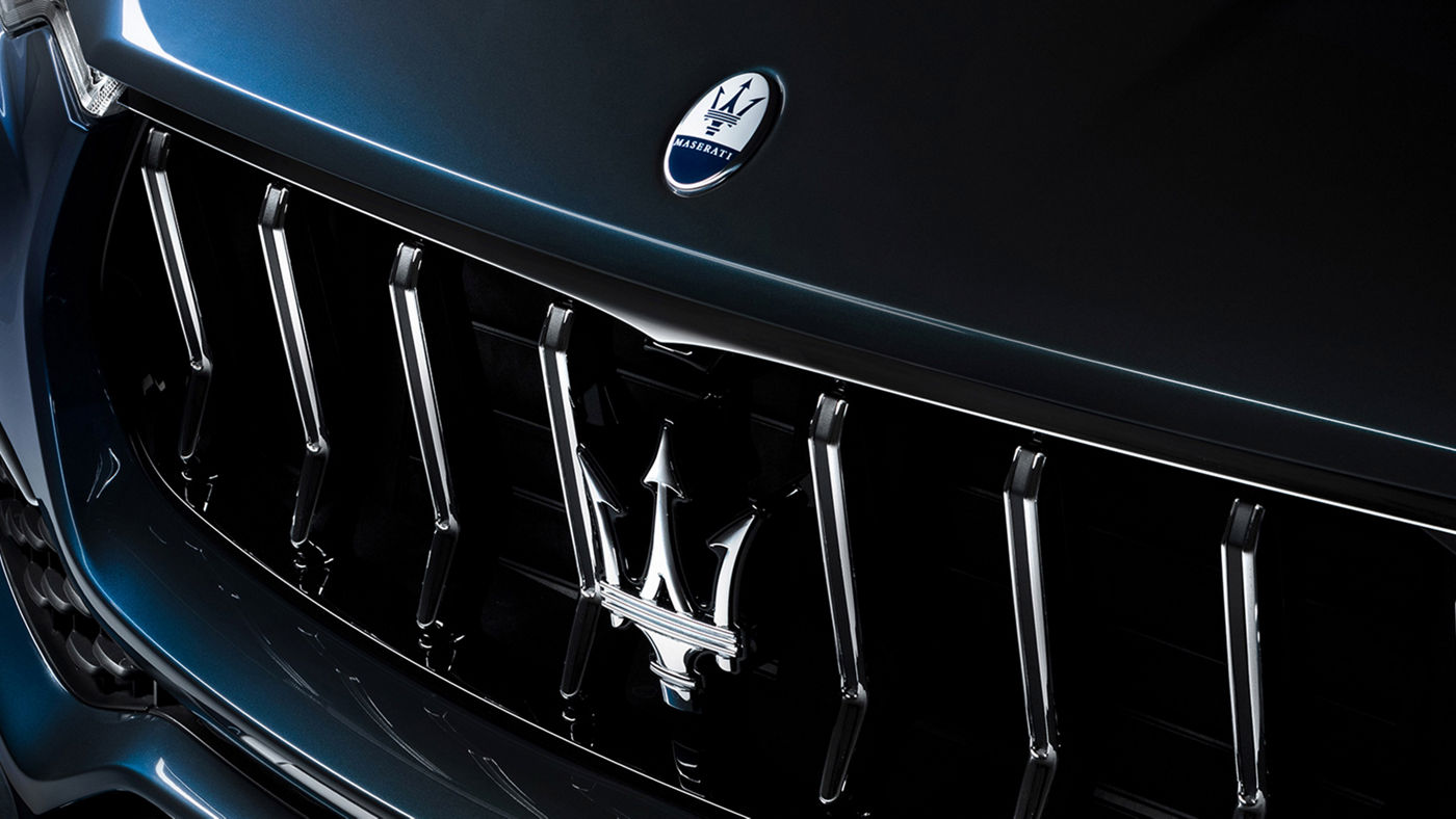 Parachoques del SUV Maserati Levante Hybrid