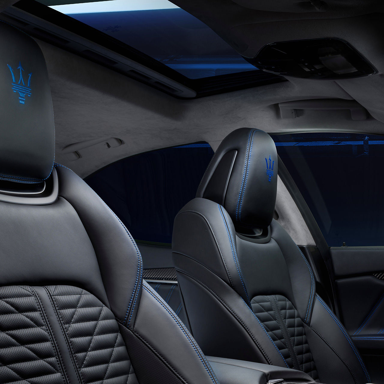Maserati Ghibli - Design - Interieur - Vordersitze - Nahaufnahme