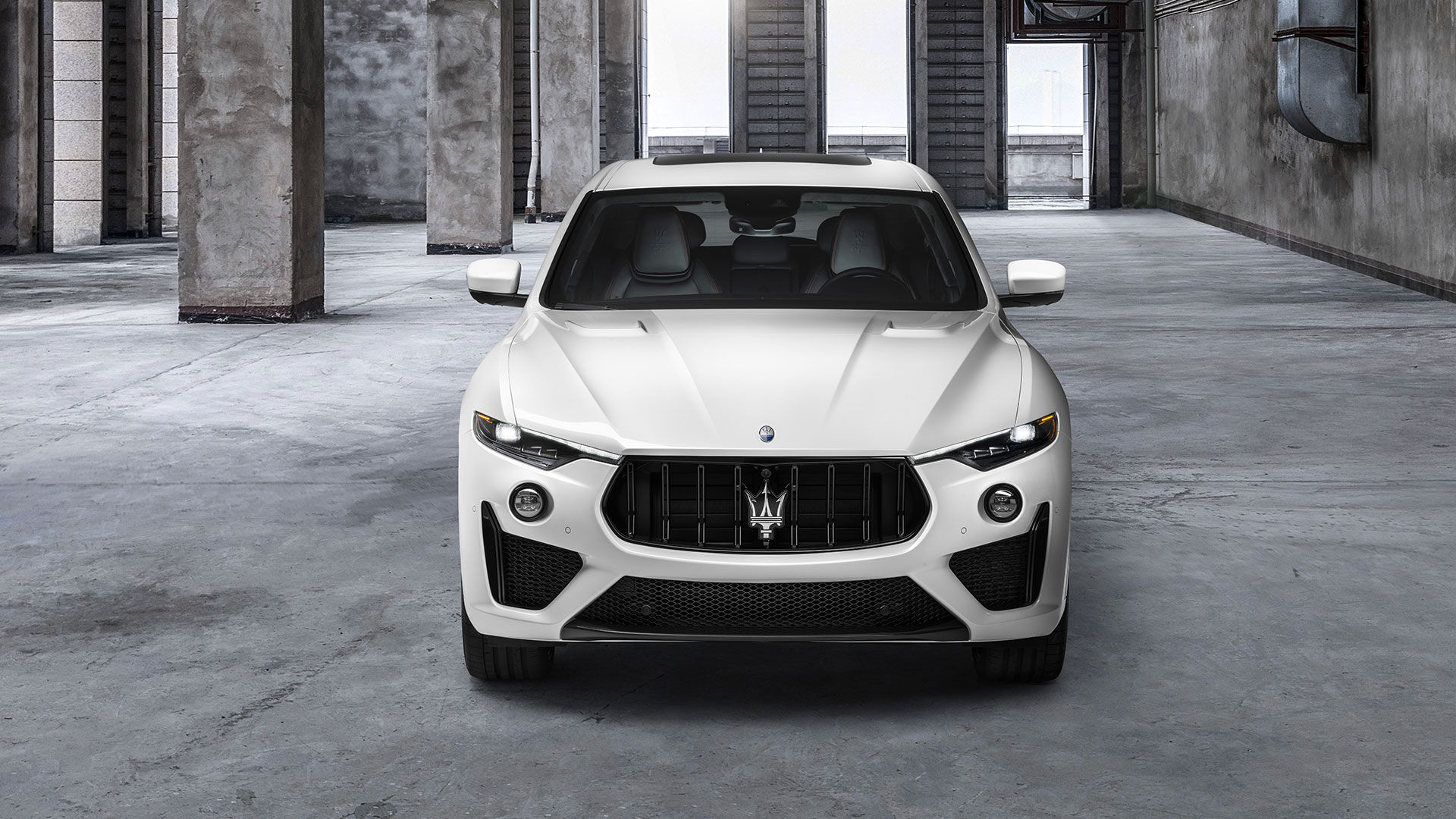 SUV Maserati Levante Trofeo blanco
