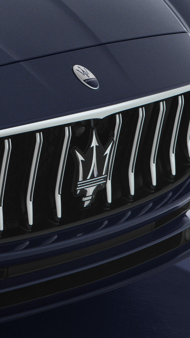 Parachoques del sedán Maserati Quattroporte