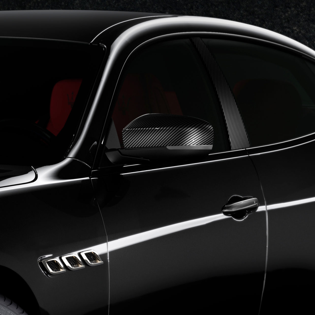 Maserati Quattroporte Nerissimo - Seitenansicht