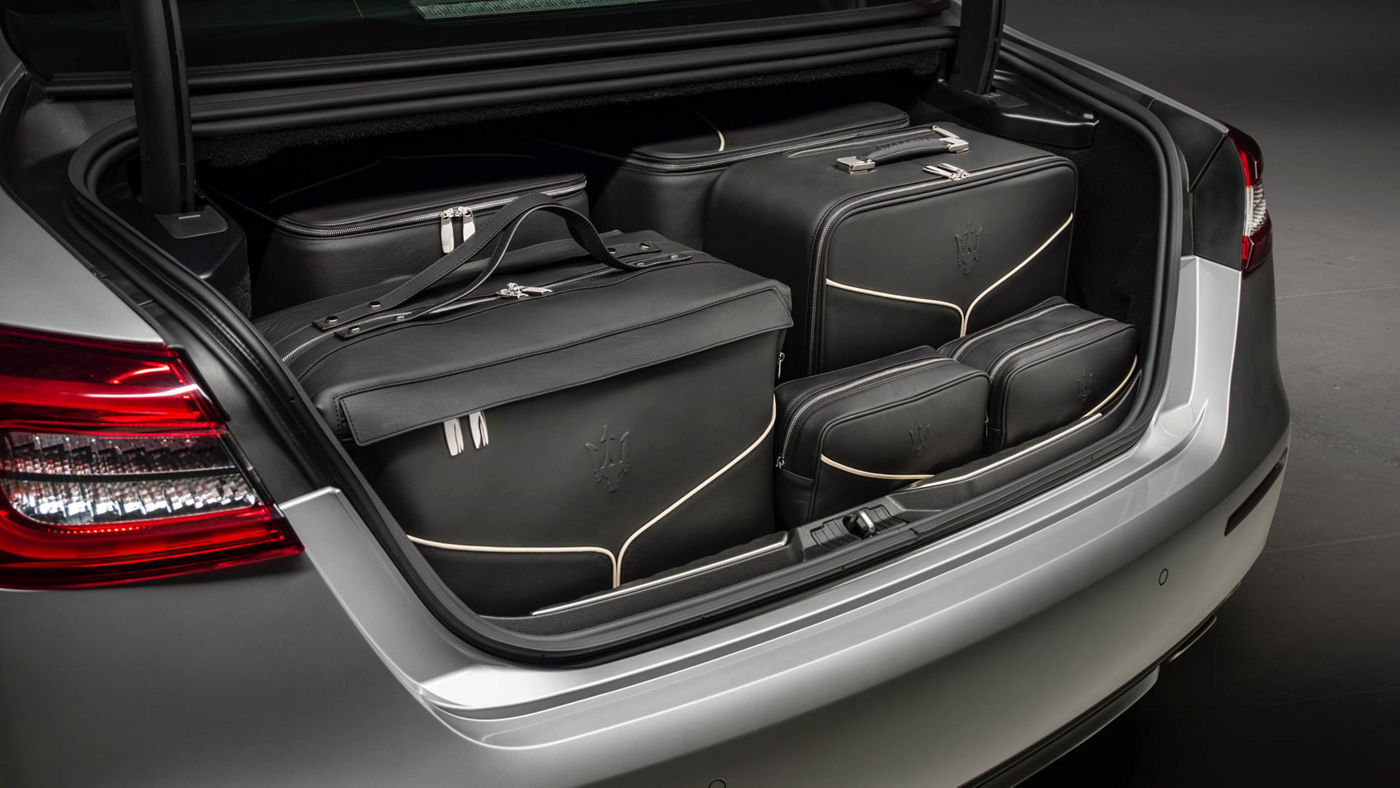 Maserati Quattroporte accessories - luggage set inside the boot