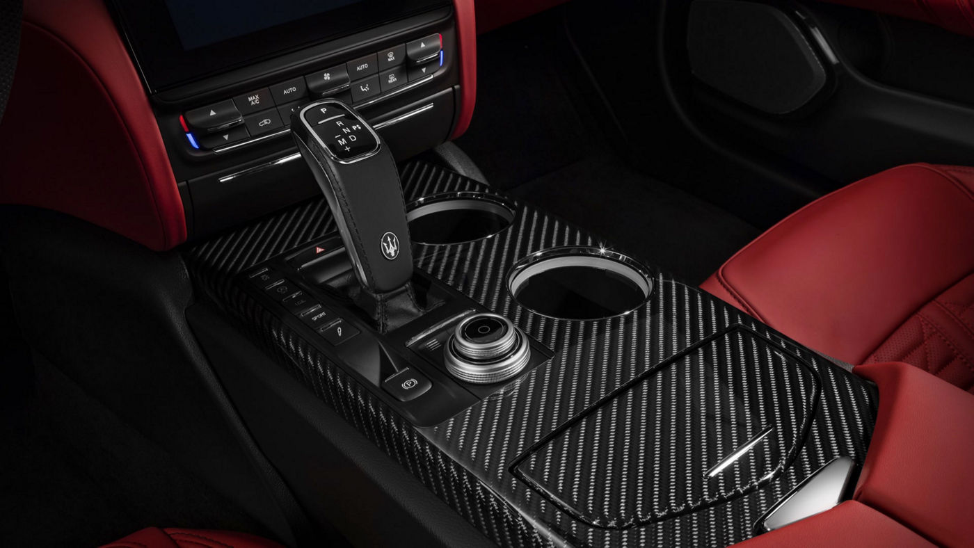 Maserati interior: black automatic gearbox