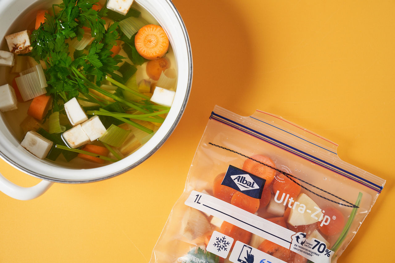 Chou rouge dans des assiettes