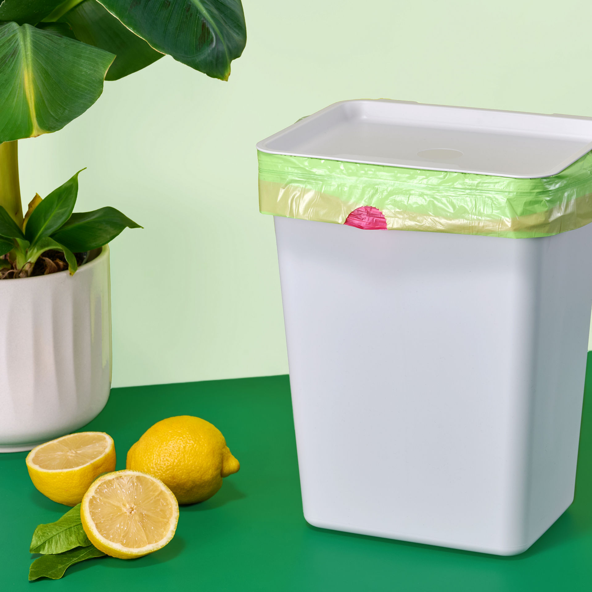 20L Swirl Aktive Frische Müllbeutel in Mülleimer mit Deckel
