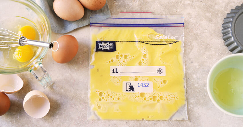 Eigelb in Toppits® Zipperbeutel