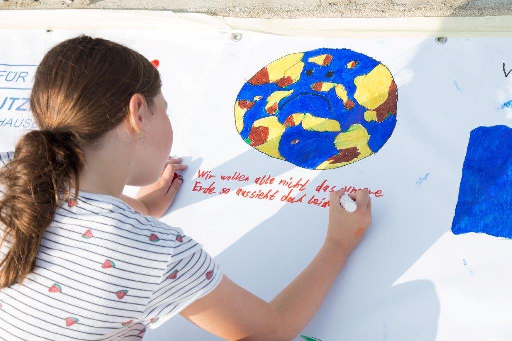 Commitment Painting Campaign World Children's Day