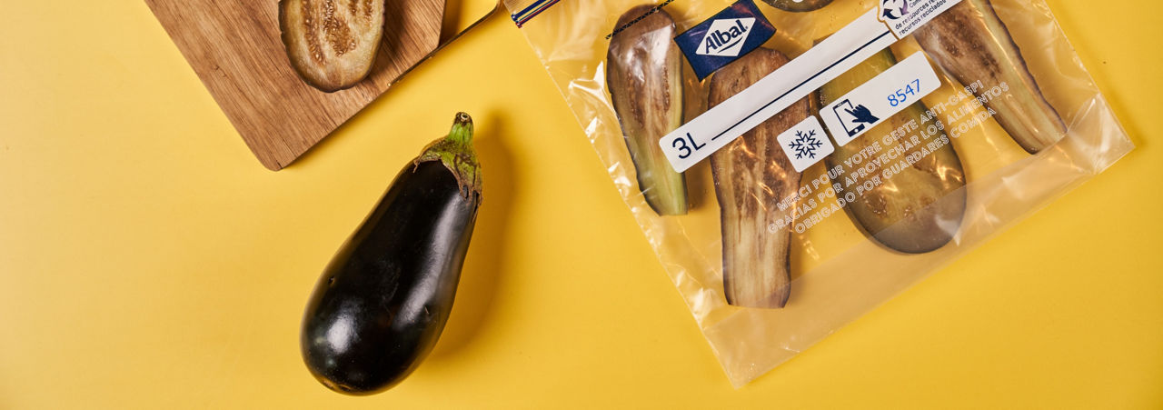 Chou rouge dans des assiettes