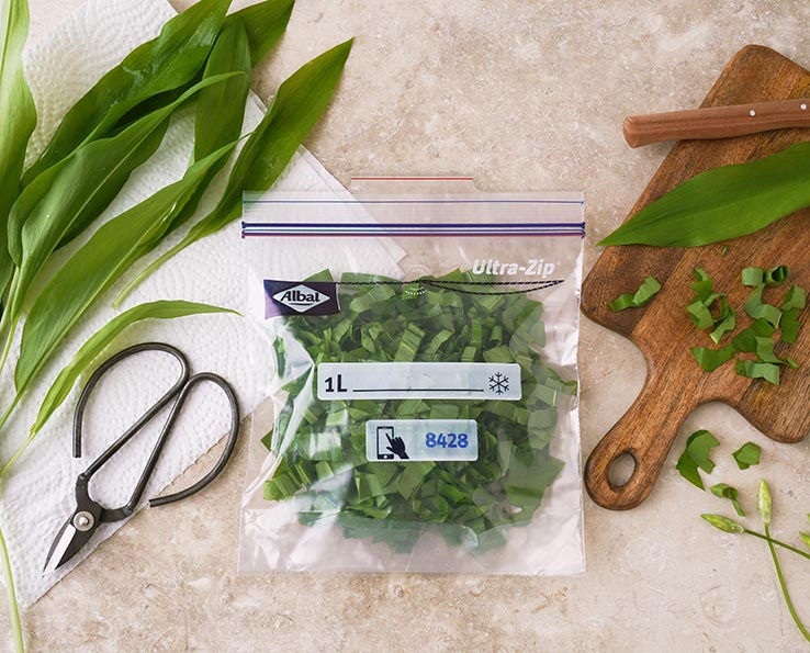 Chou rouge dans des assiettes