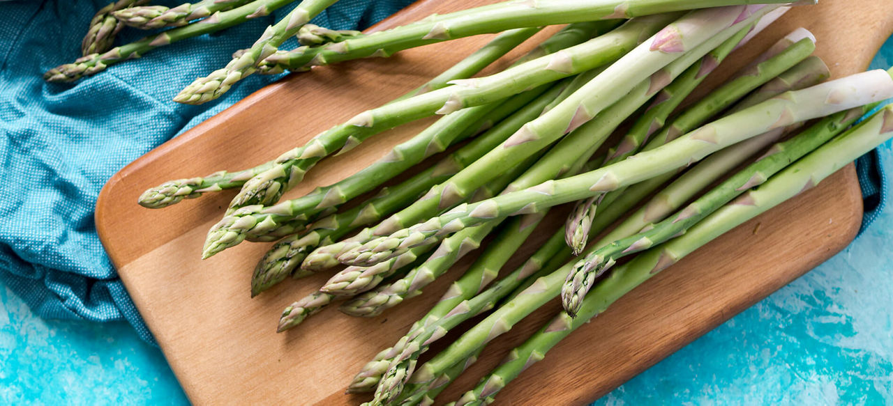 Chou rouge dans des assiettes