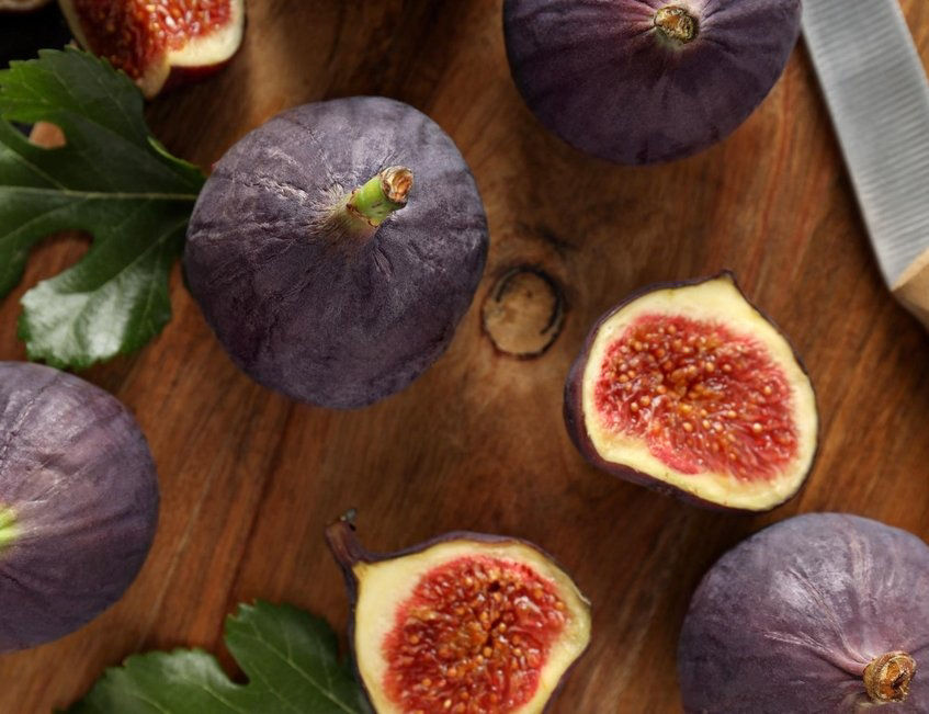 Chou rouge dans des assiettes