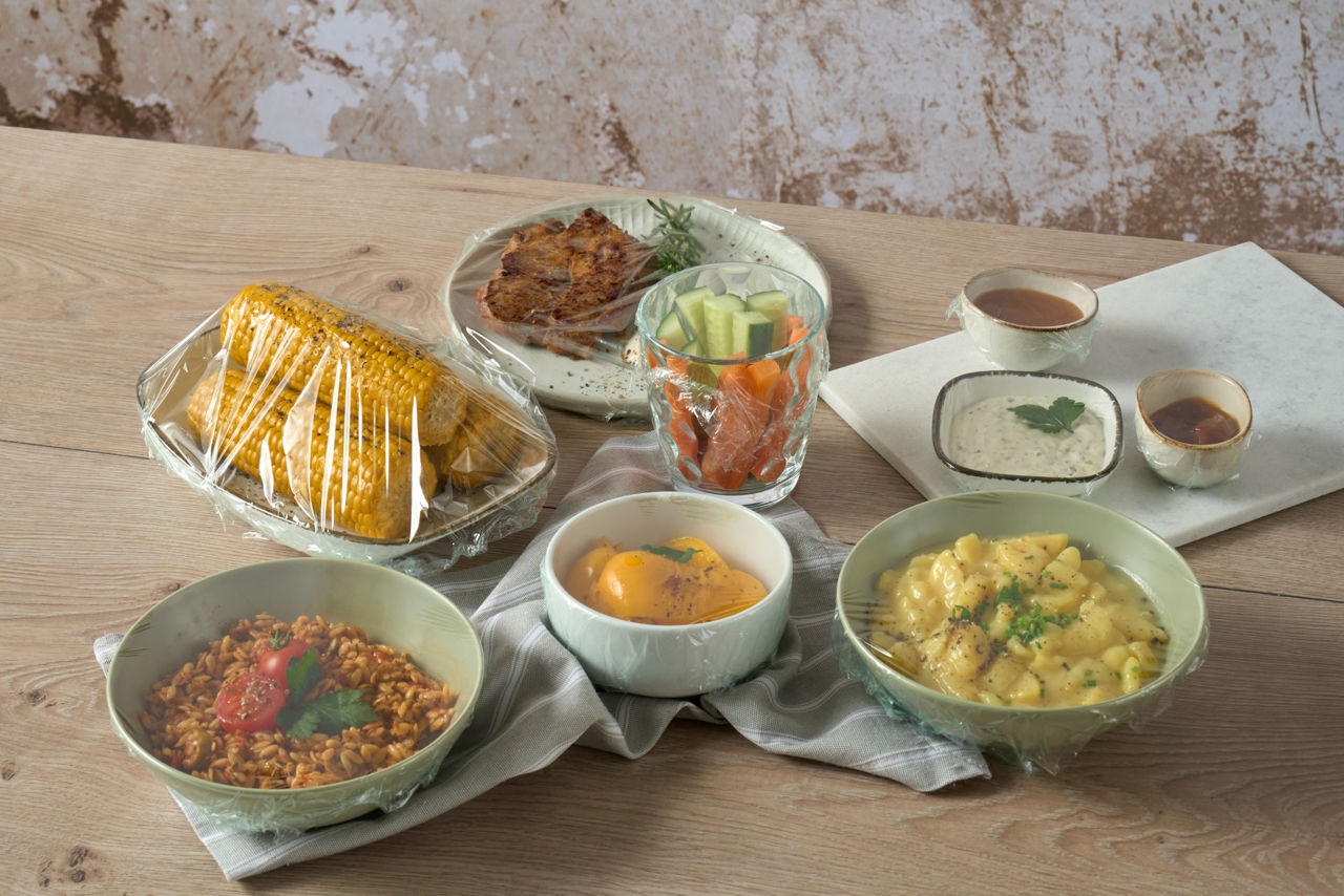 Chou rouge dans des assiettes