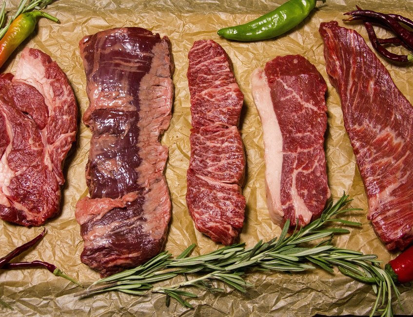 Chou rouge dans des assiettes