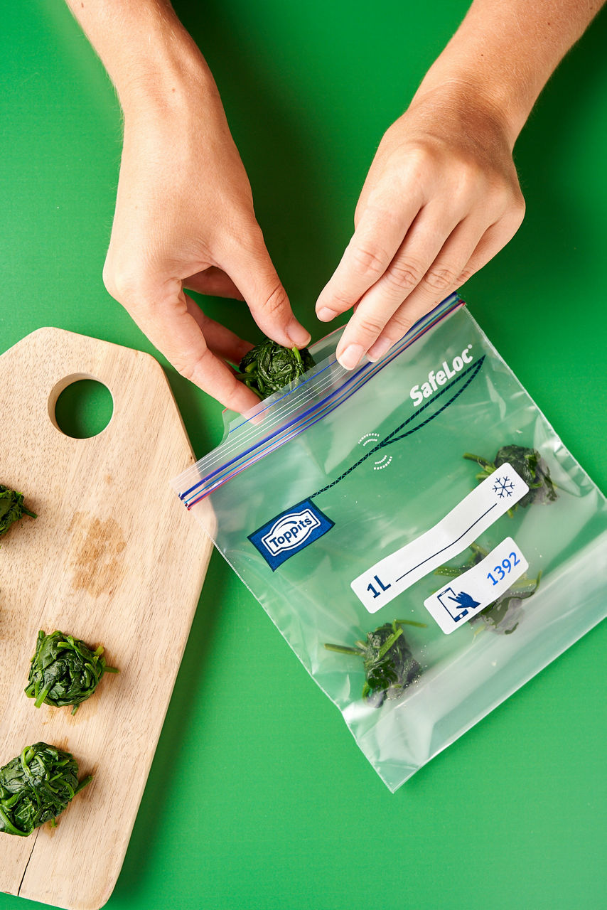 Chou rouge dans des assiettes