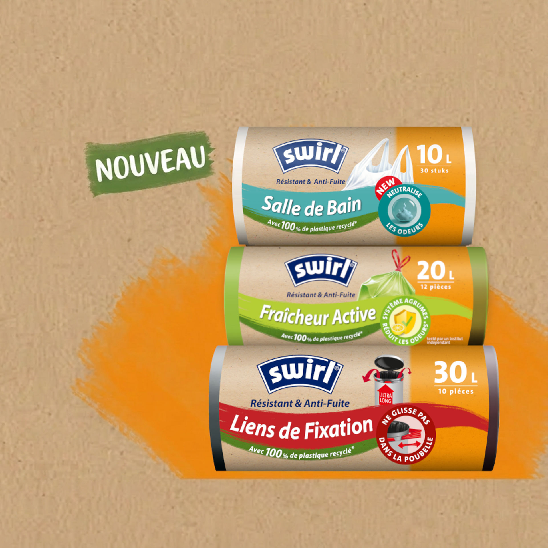 Trois paquets de sacs poubelle Swirl sur fond de papier kraft avec une affichette « Nouveauté »