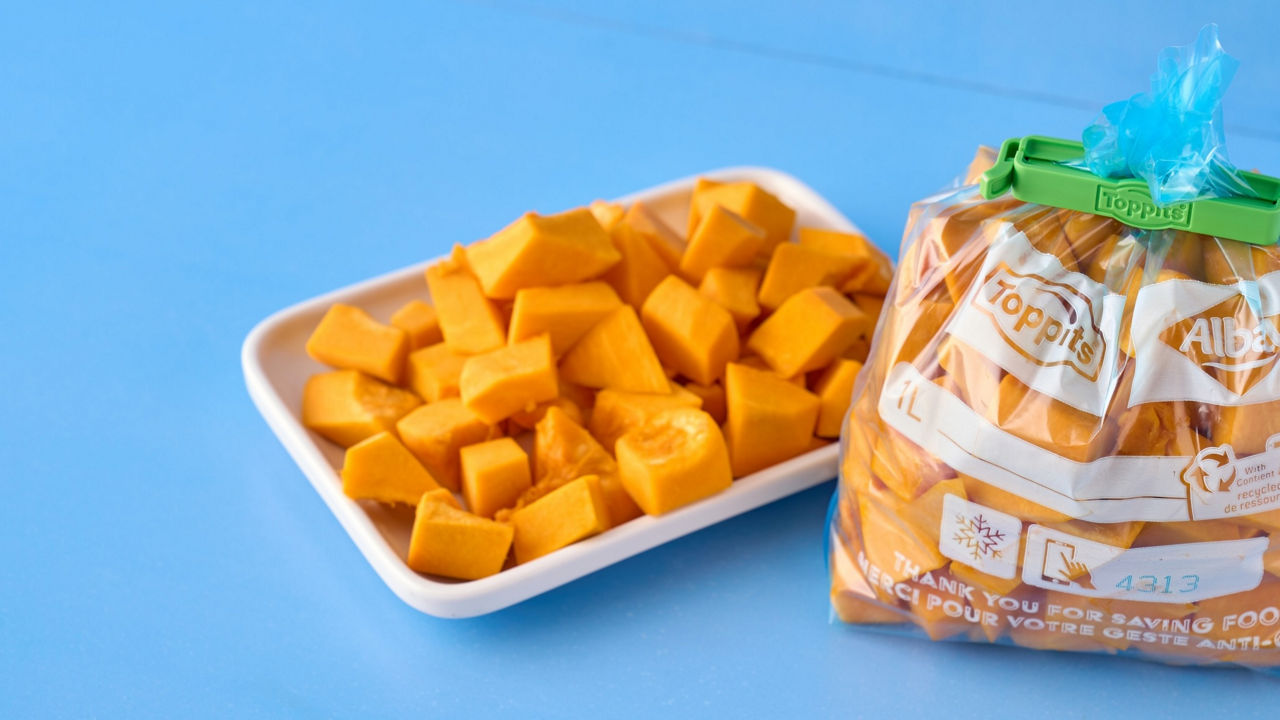 Chou rouge dans des assiettes