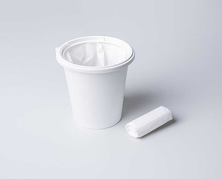 Balde branco com saco de lixo Handybag em rolo