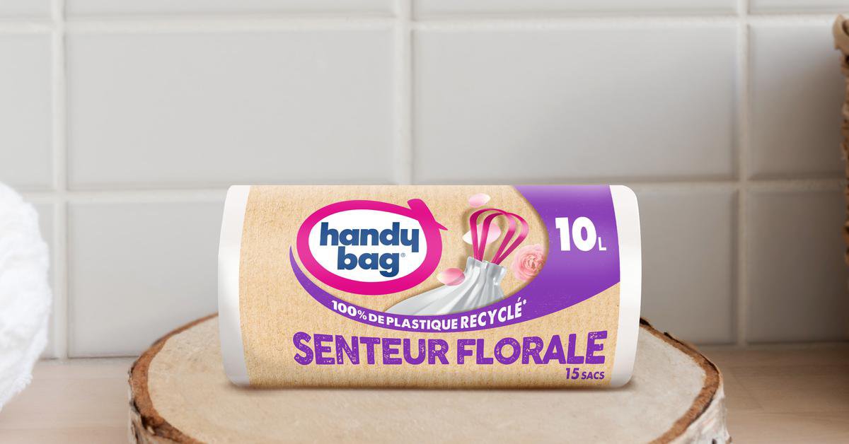 Un sac poubelle Handybag senteur florale 10 litres en gros plan