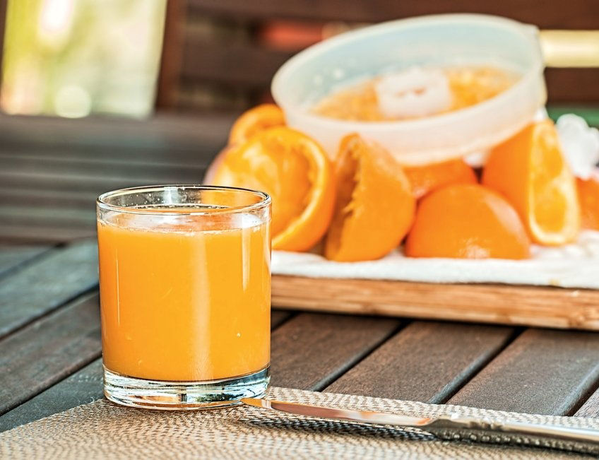 Chou rouge dans des assiettes