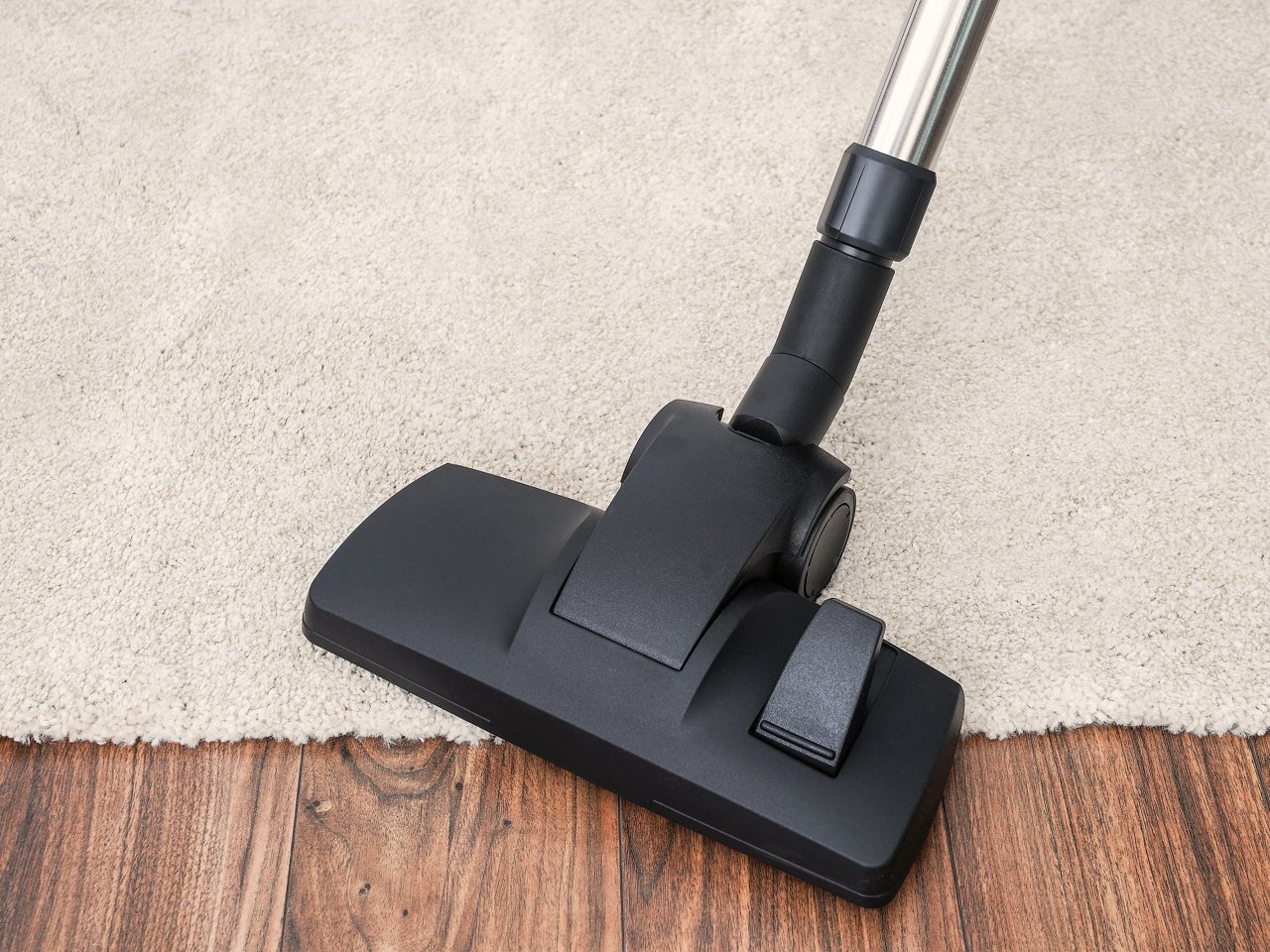 Swirl Umschaltdüse saugt Teppich und Hartboden