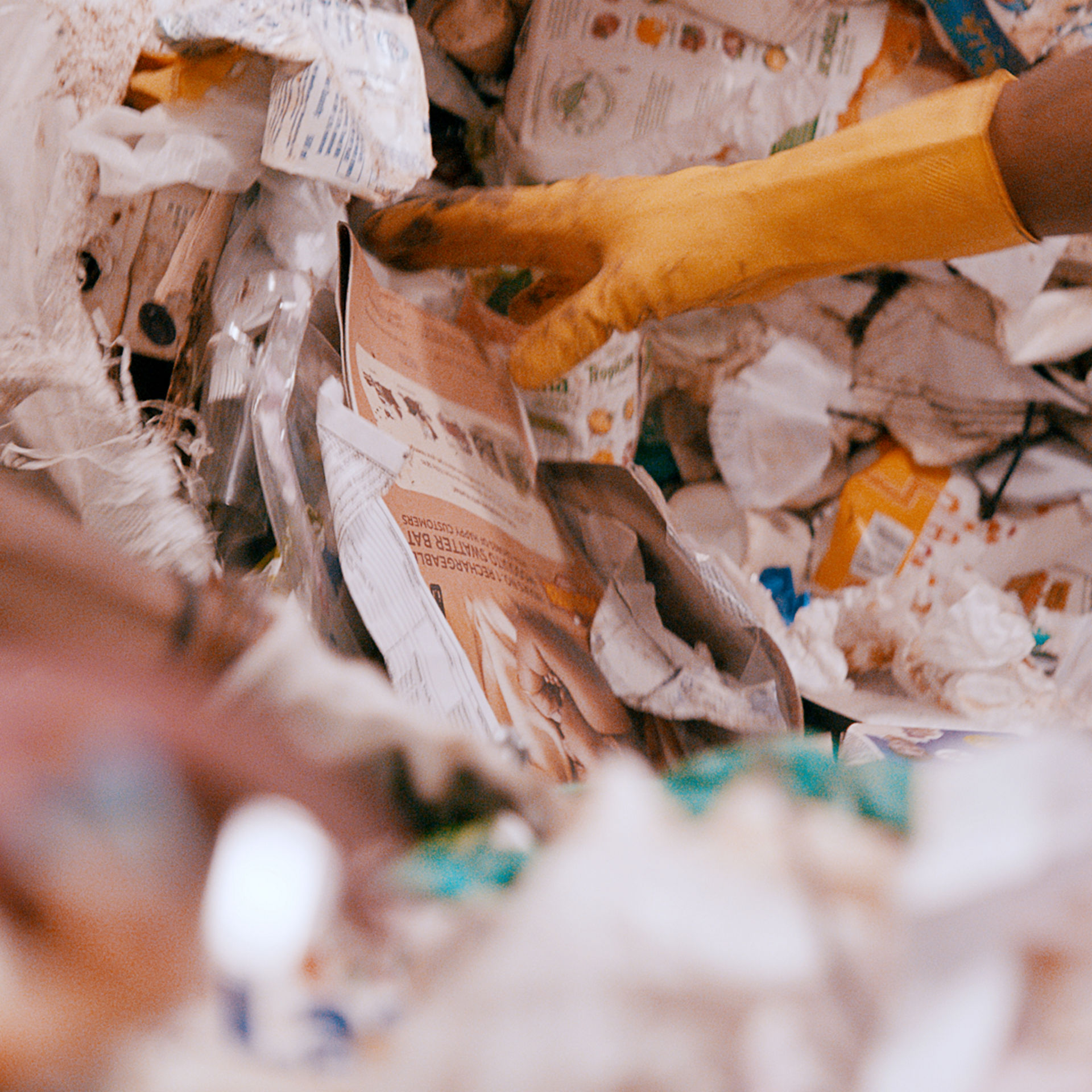 Berg an altem Plastik vor der Weiterverarbeitung