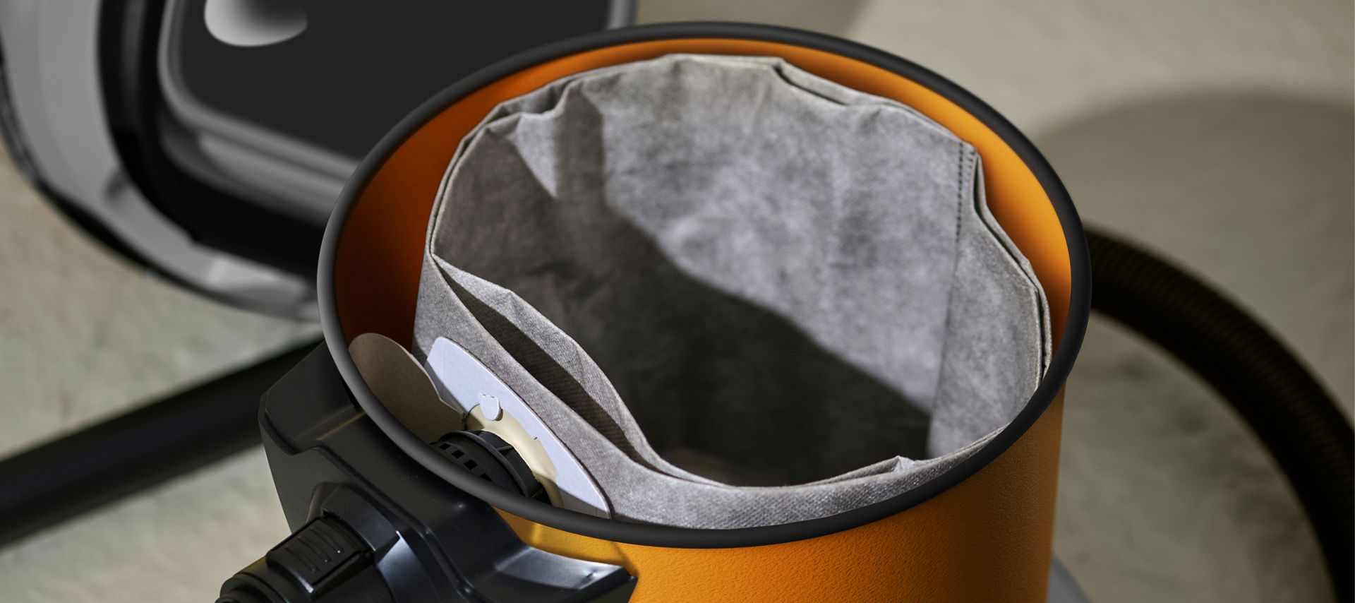 Swirl KA-Beutel eingesetzt in einen Nass- und Trockensauger