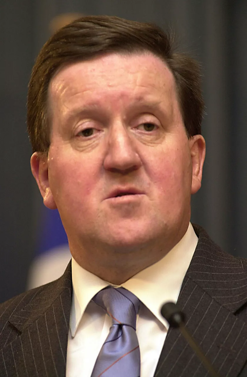 Press conference by NATO Secretary General Lord Robertson