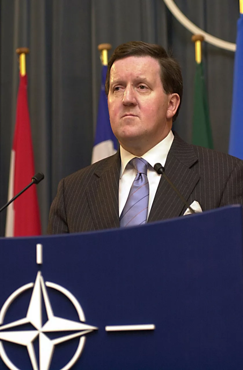 Press conference by NATO Secretary General Lord Robertson