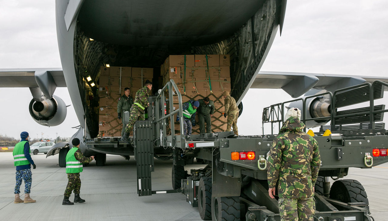Coronavirus response: Allied plane brings 45 tons of supplies to Bucharest