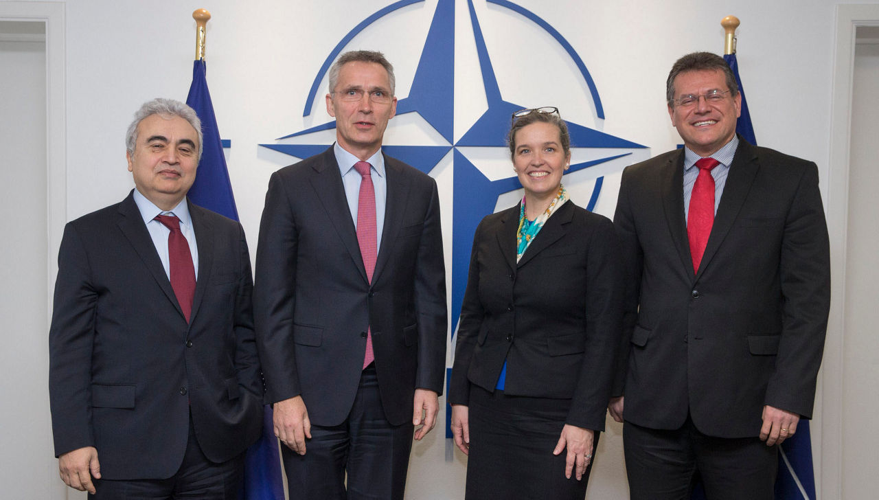 NATO Secretary General meets with Energy Briefers