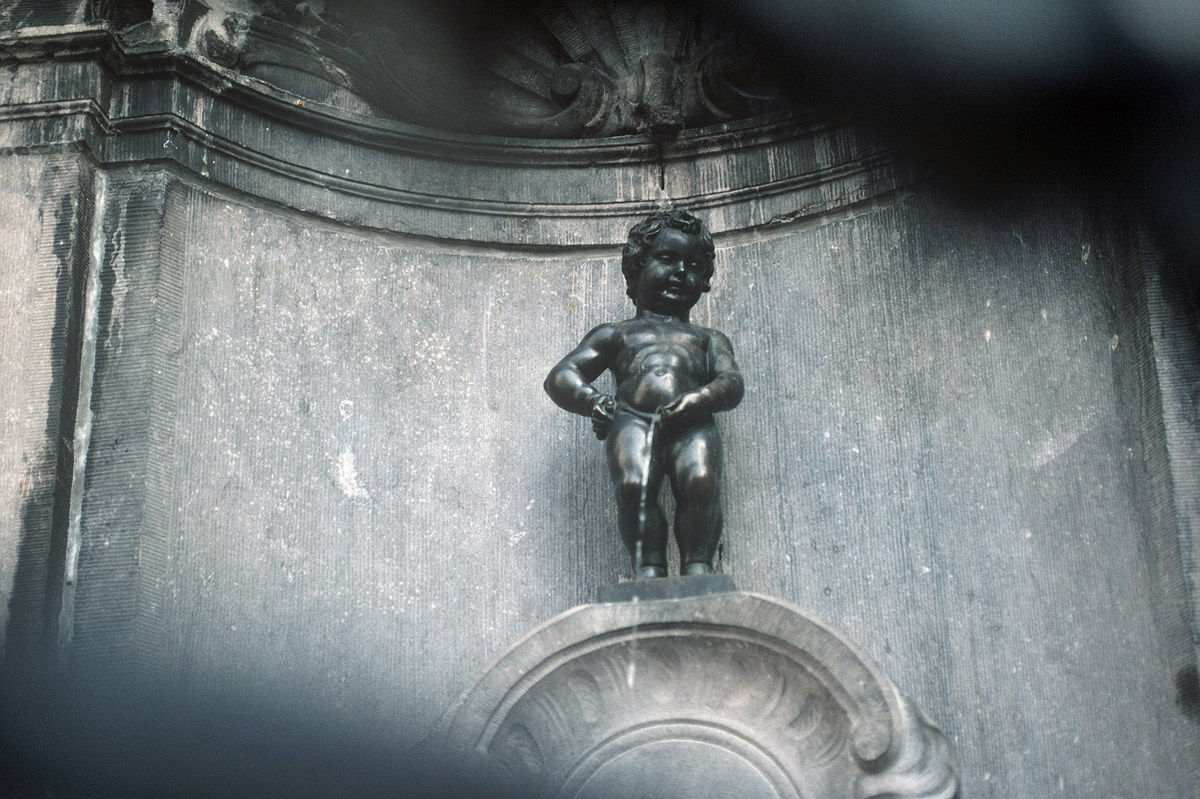 Manneken Pis statue in Brussels, Belgium