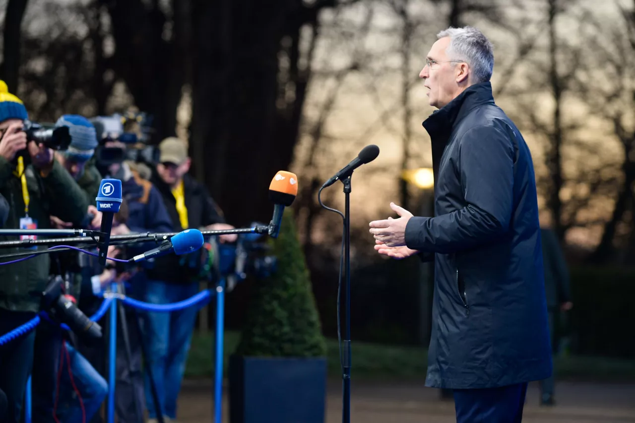 Doorstep statement by NATO Secretary General Jens Stoltenberg at the start of the NATO Leaders meeting in London