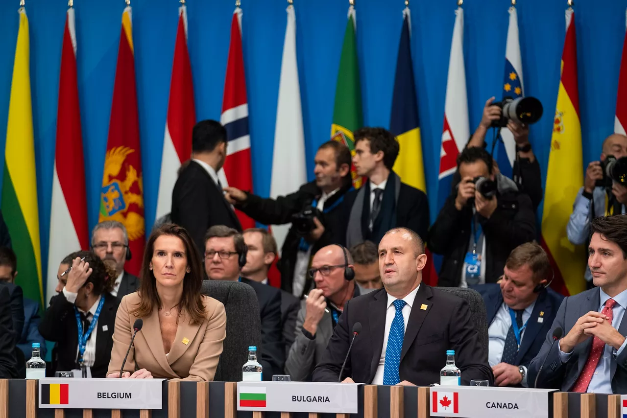 Left to right: Sophie Wilmes (Prime Minister of Belgium) with President Rumen Radev of Bulgaria and Justin Trudeau (Prime Minister of Canada)