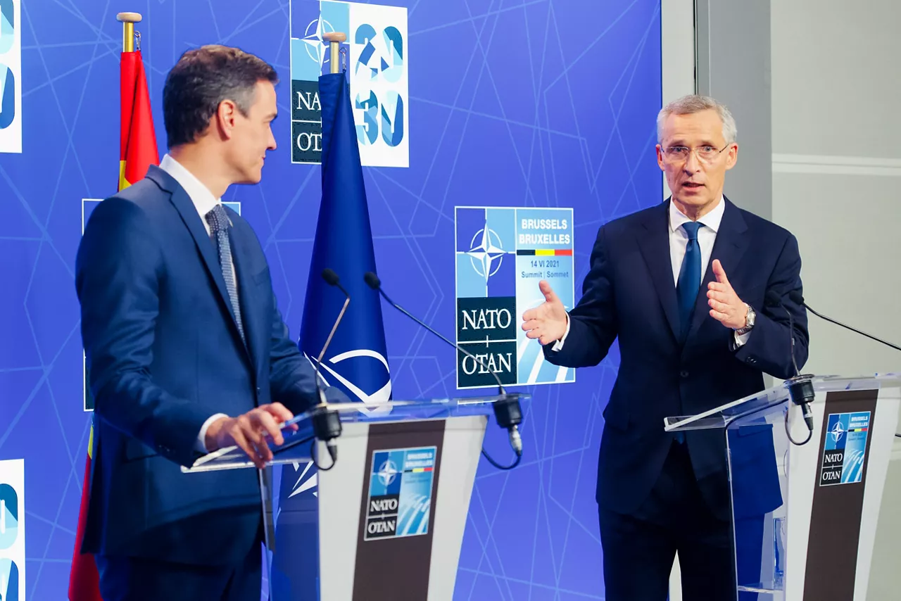 Left to right: Pedro Sanchez Perez-Castejon (Prime Minister, Spain) and NATO Secretary General Jens Stoltenberg