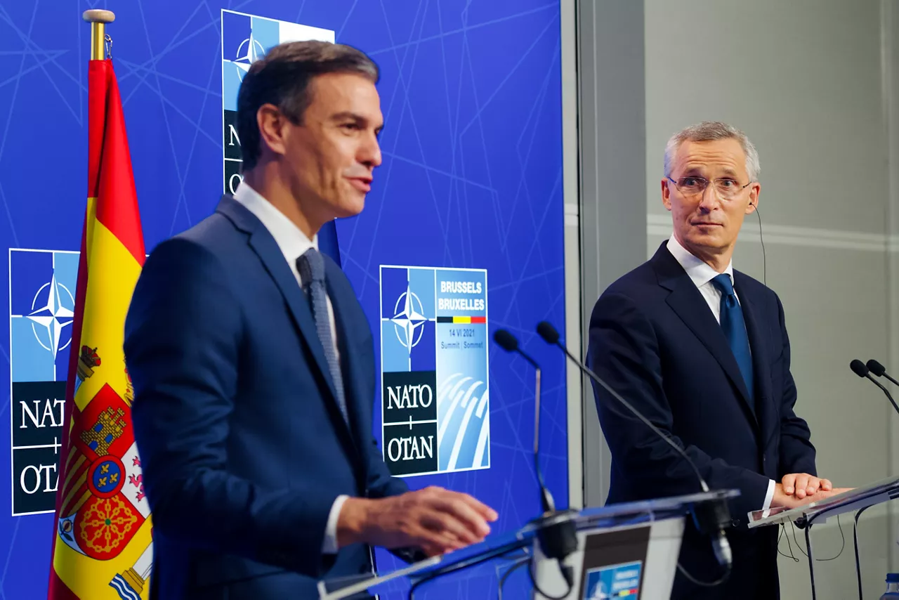Left to right: Pedro Sanchez Perez-Castejon (Prime Minister, Spain) and NATO Secretary General Jens Stoltenberg