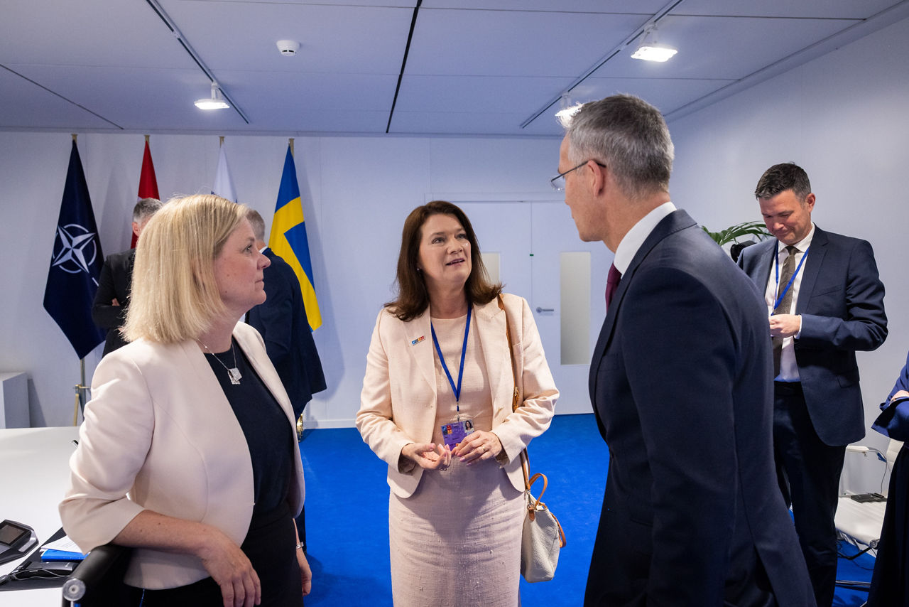 Left to right: Magdalena Andersson (Prime Minister, Sweden) with Ann Linde (Minister of Foreign Affairs, Sweden) and NATO Secretary General Jens Stoltenberg