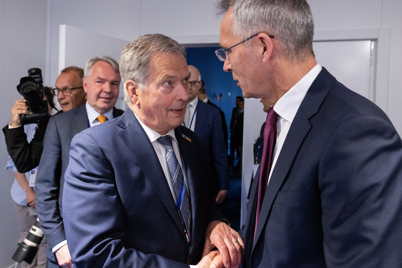 Left to right: Sauli Niinisto (President of Finland) with NATO Secretary General Jens Stoltenberg