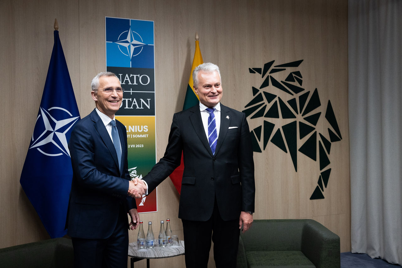 Left to right: NATO Secretary General Jens Stoltenberg with President Gitanas Nauseda (Lithuania)