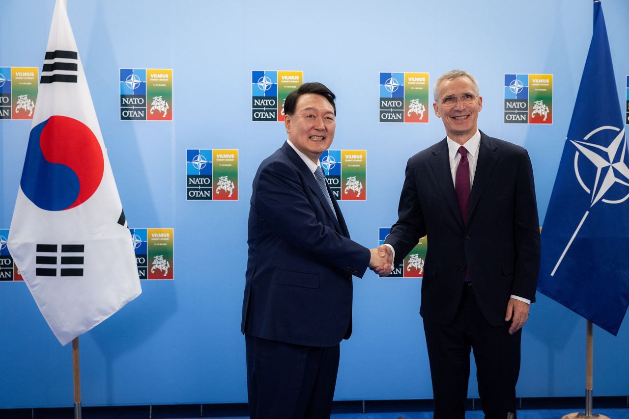 President Suk Yeol Yoon (Republic of Korea) with NATO Secretary General Jens Stoltenberg