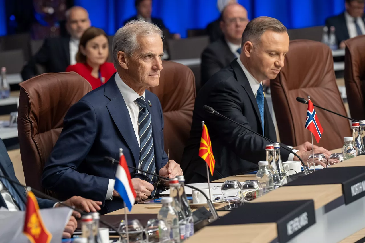 Left to right: Jonas Gahr Store (Prime Minister of Norway) with President Andrzej Duda (Poland)