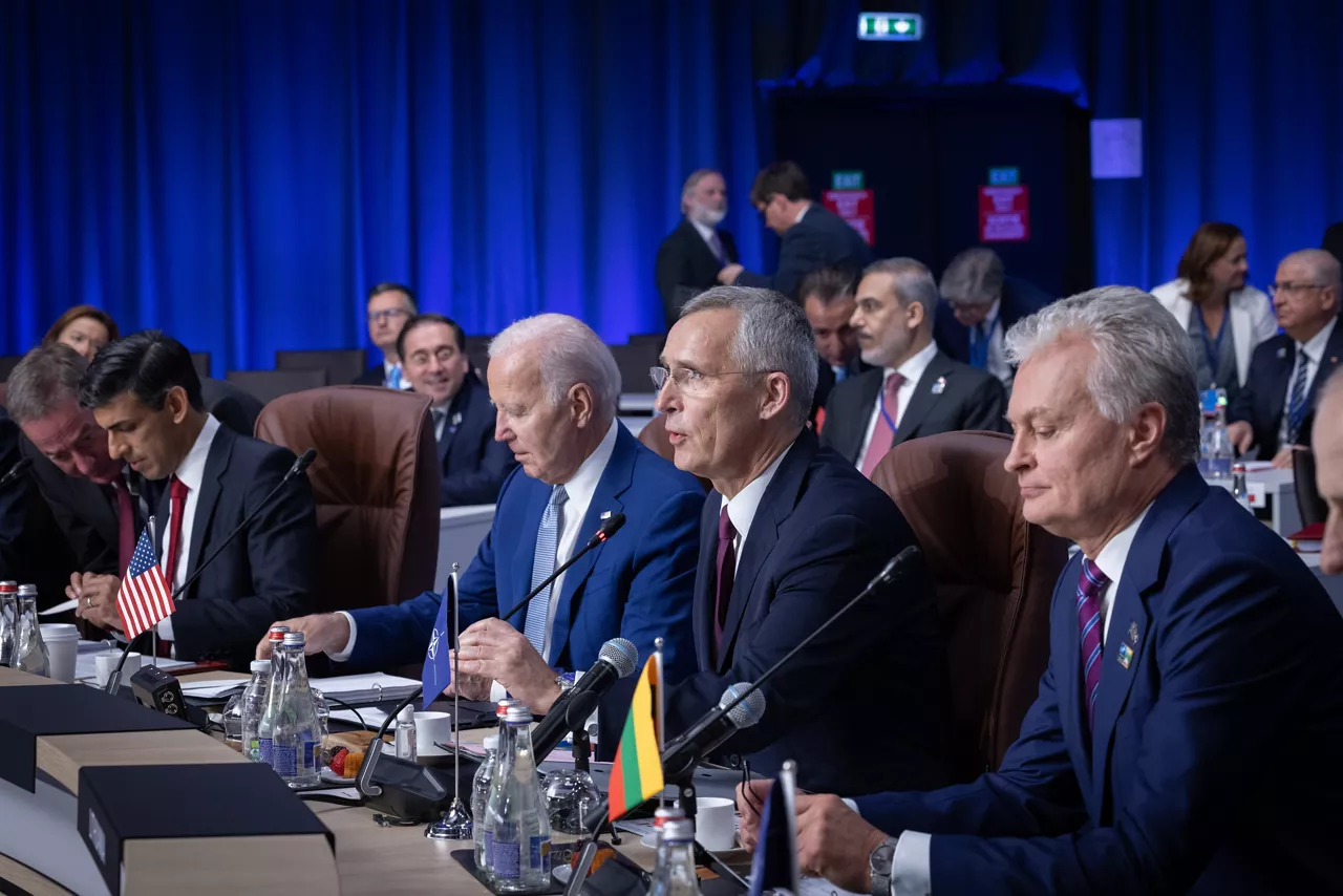 Left to right: US President Joe Biden with NATO Secretary General Jens Stoltenberg and President Gitanas Nauseda (Lithuania)